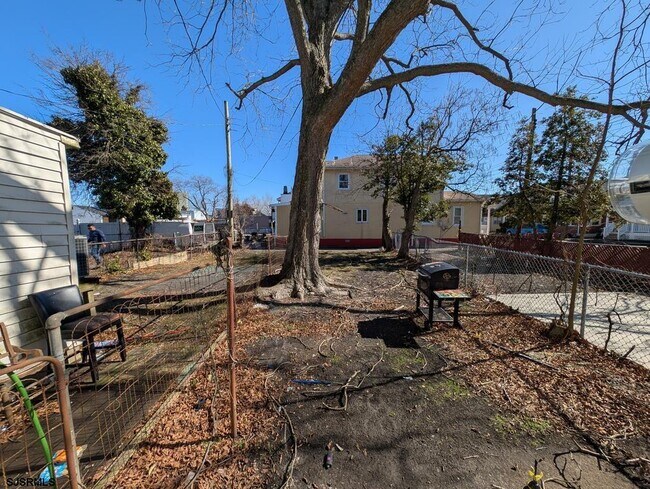 Building Photo - 1005 N Michigan Ave