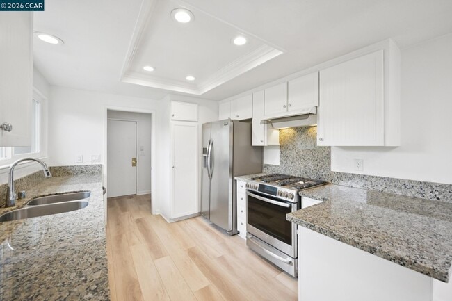 Building Photo - 2137 Presidio Ct