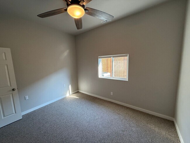 Building Photo - 1330-1334 SW 8th Ave Triplex/crema102-626