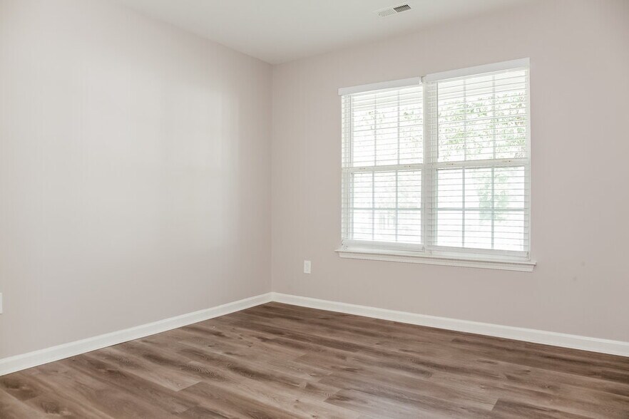 Building Photo - 532 Moss Stream Ln