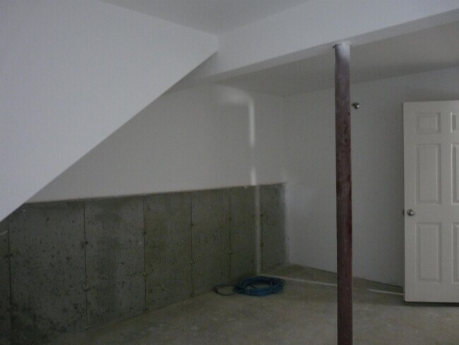 Building Photo - 75 Treaty Ct