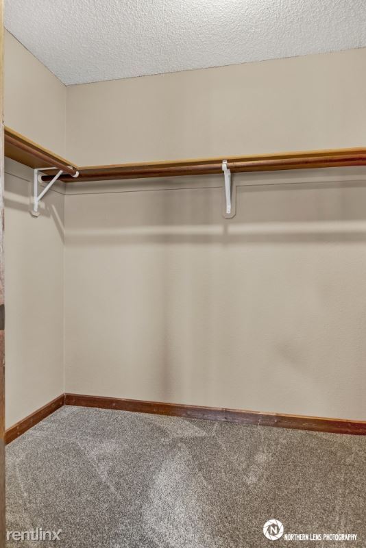 Building Photo - 8807 Washburn St