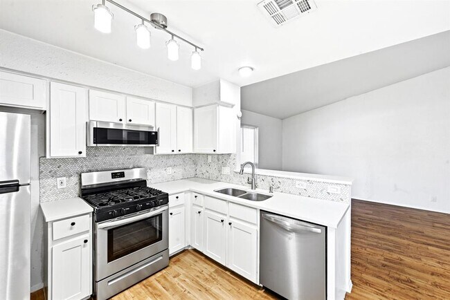 Building Photo - 10604 Lanshire Dr