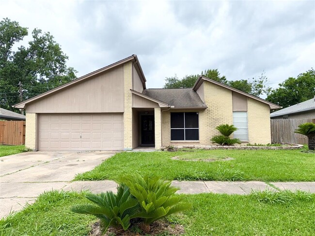 Building Photo - 10202 Hollow Canyon Dr