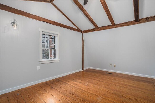 Building Photo - 31 Bridge St