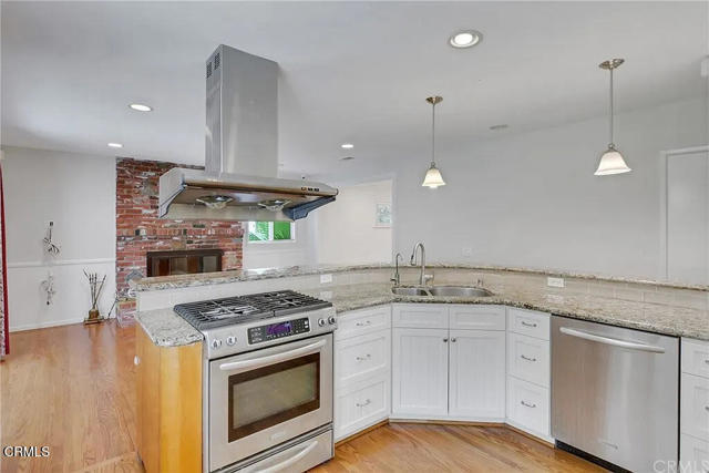 Building Photo - 303 E Las Flores Ave