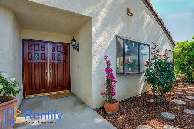 Building Photo - Gated 2bed/2bath home with lots of amenities