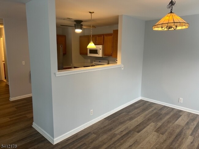 Building Photo - 263 Old Farm Dr