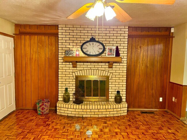 Building Photo - 1112 SW 67th St