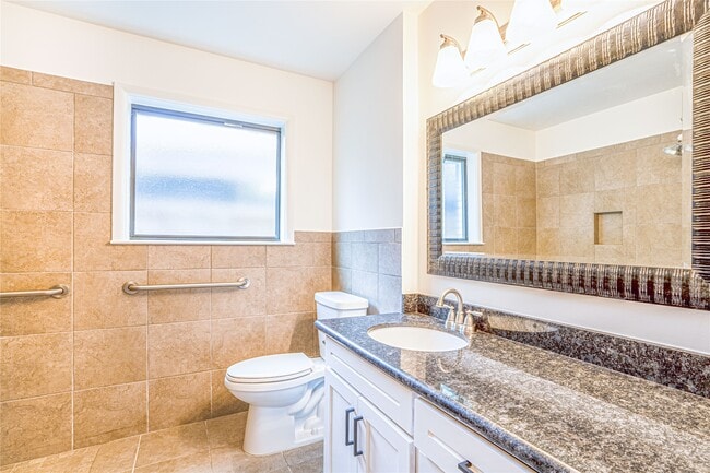 Building Photo - 1422 Wisterwood Dr