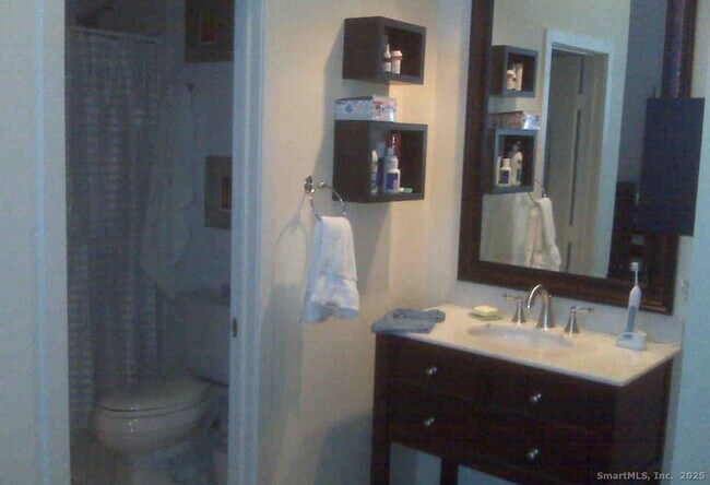 Building Photo - 83 Washington St