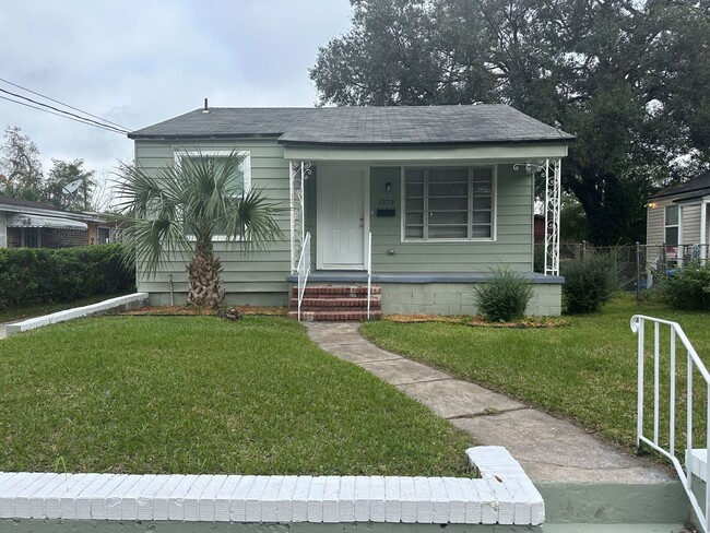 Primary Photo - Ready Now- 3 Bedroom 1-Bathroom Home!