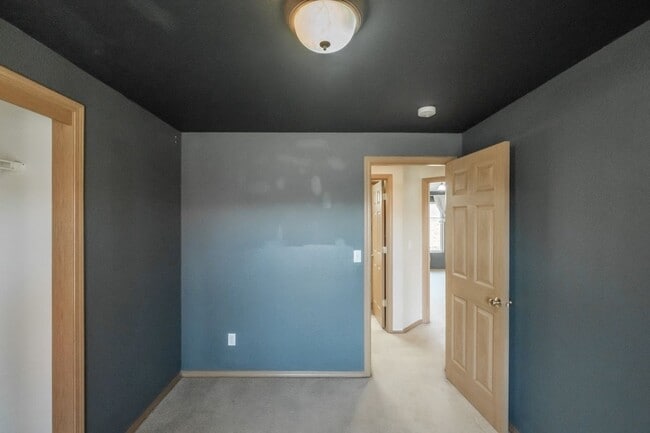 Building Photo - 5448 Siletz Ln
