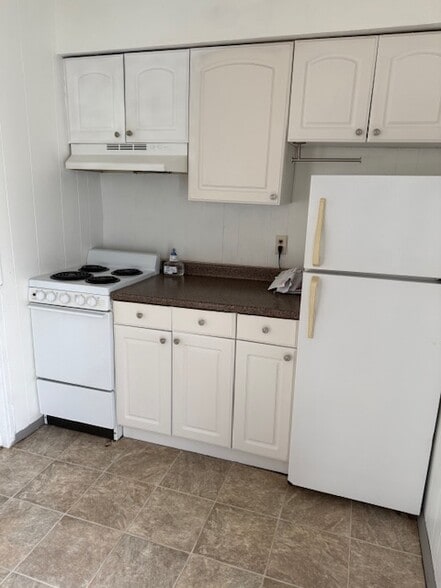 Building Photo - 227 8th St S