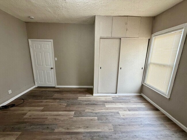 Building Photo - 97 Fairgrove St