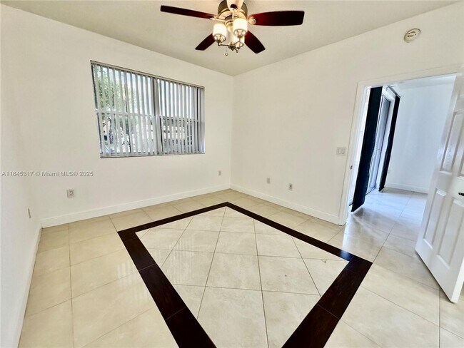 Building Photo - 6540 NW 114th Ave