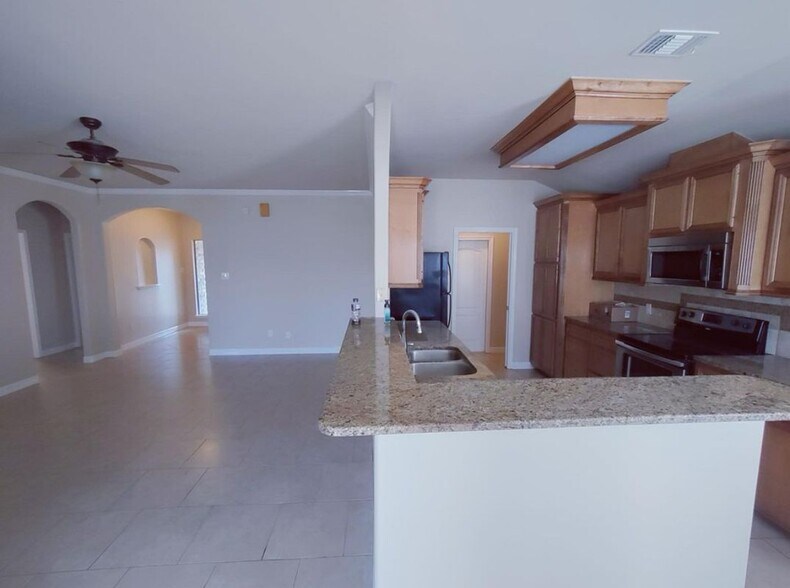 Building Photo - 4376 Summer Wind Dr