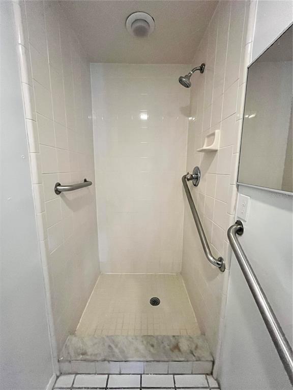 Building Photo - 4918 Silver Oaks Village