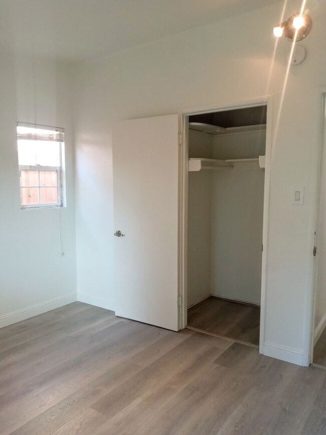 Building Photo - Beautifully Remodeled 2bd Single Story Hou...