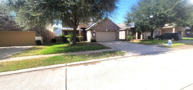 Building Photo - 6023 Schaumburg Dr