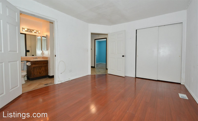 Building Photo - 3 br, 1 bath House - 8195 Freemantle Dr