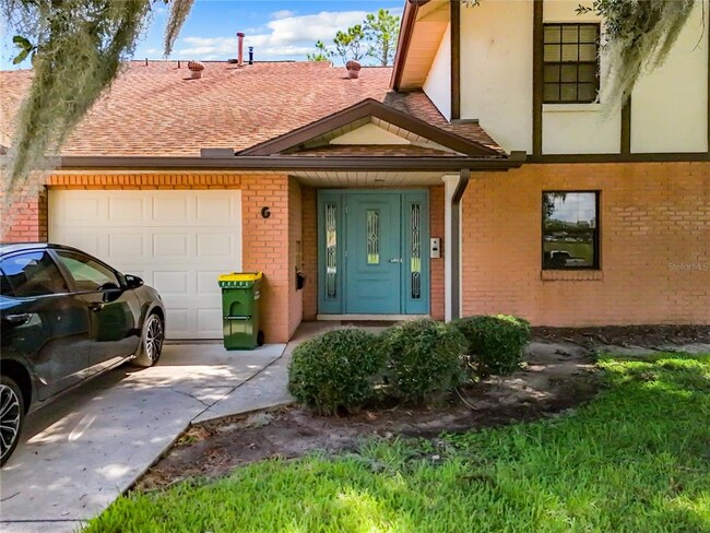 Primary Photo - 100 E Oak Terrace Dr
