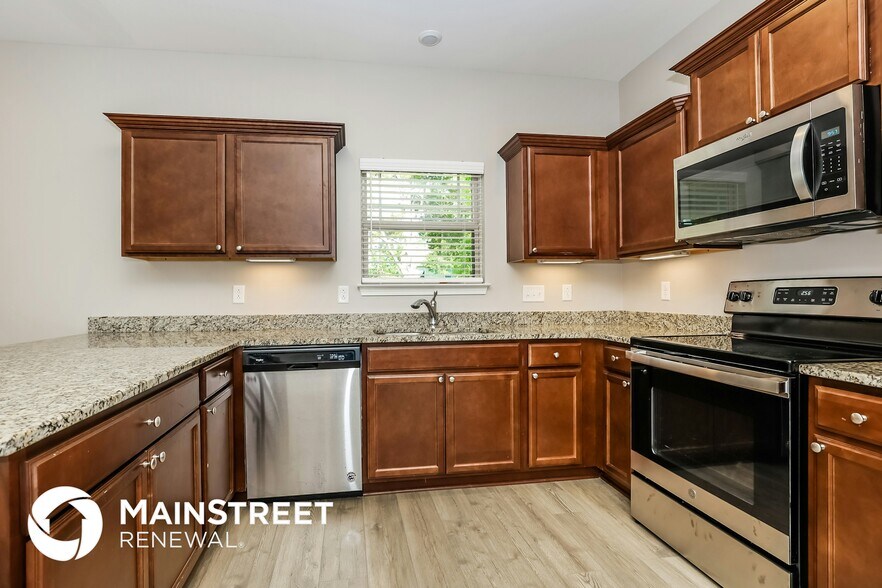 Building Photo - 2335 Shafer Dr