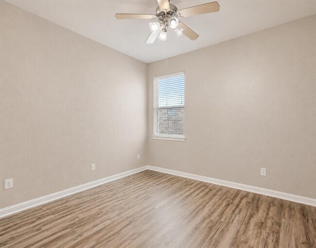 Building Photo - 210 Arrowhead Trail