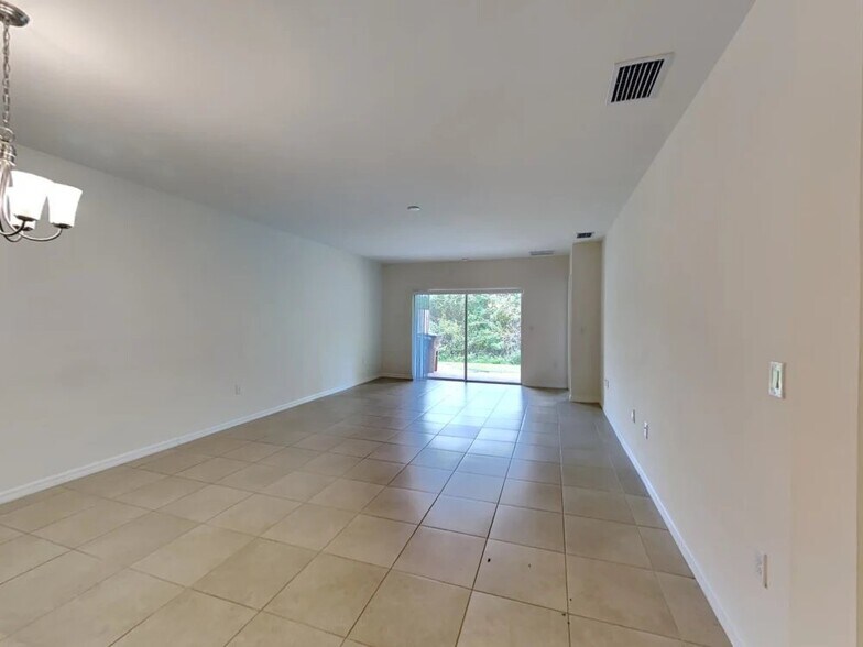 Building Photo - 10688 Crossback Ln