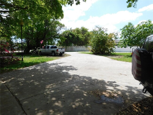 Building Photo - 6700 SW 97th Ave