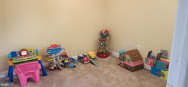 Building Photo - 2 Marchesi Dr