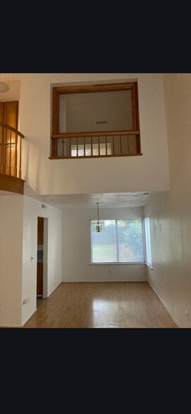 Dining Room - 6744 N Warren Ave