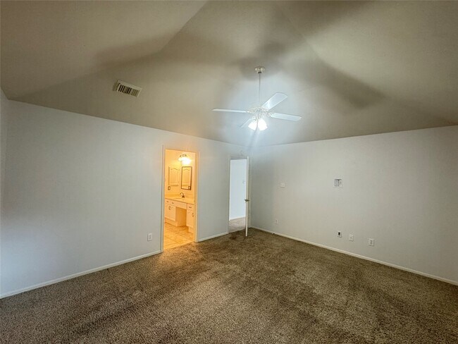 Building Photo - 210 Rolling Plains Dr