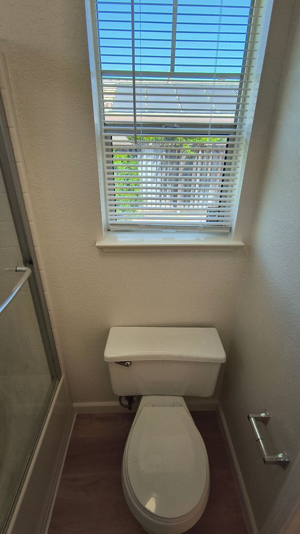 Building Photo - Brand New Flooring and FRESH Paint - SPACIOUS 3 BEDROOM HOUSE IN LIVERMORE!!!