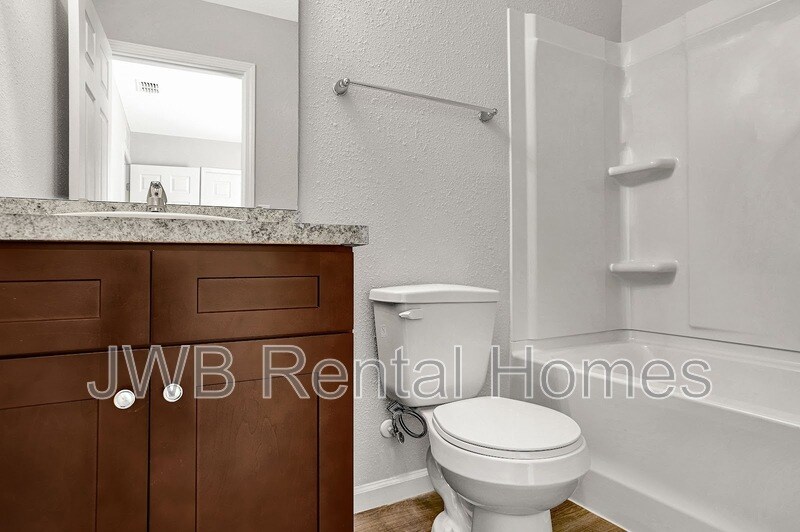 Building Photo - 627 Blodgetts Ln