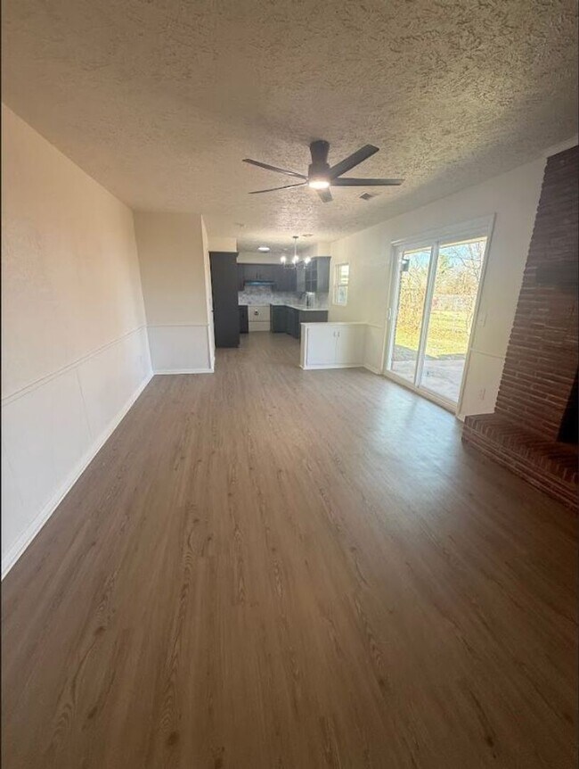 Building Photo - 5 Bedroom Rent to Own Home Available!