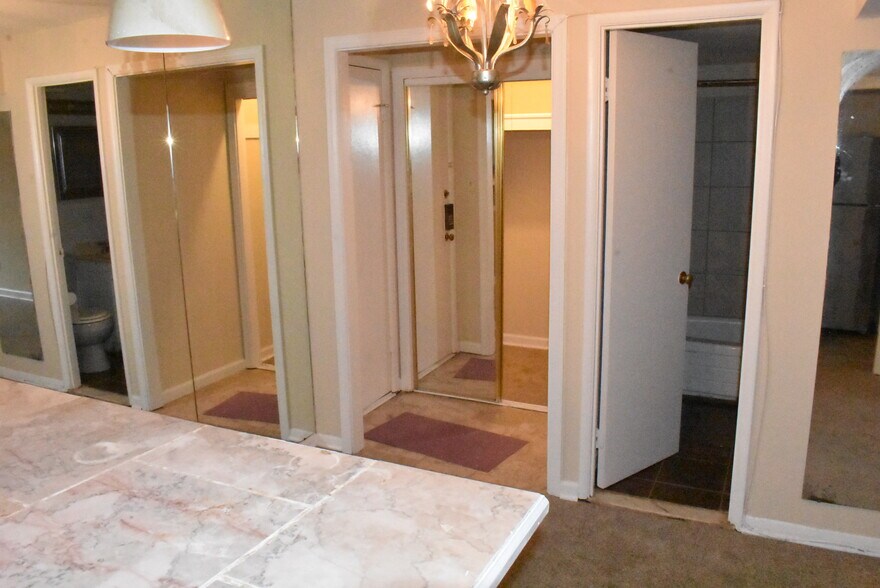 Building Photo - 7514 Spring Lake Dr