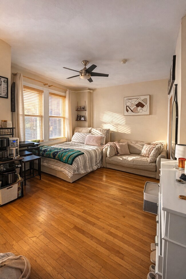 Building Photo - 108 Myrtle St