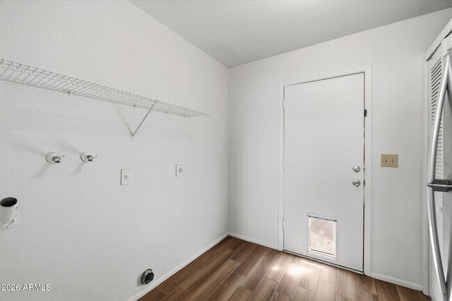 Building Photo - 1055 N Recker Rd