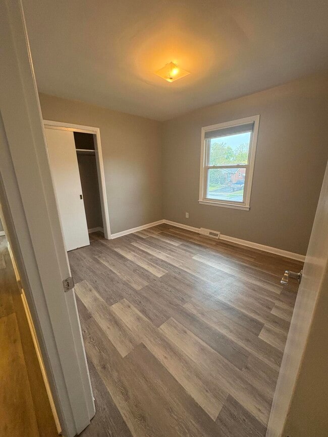 Building Photo - 1117 Meridian Dr