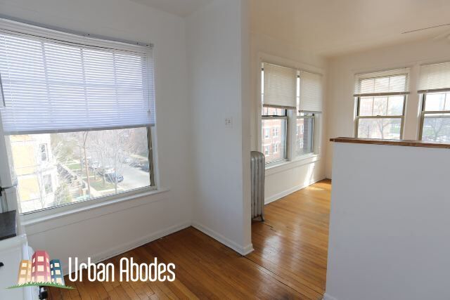 Building Photo - 3257 W Wrightwood Ave