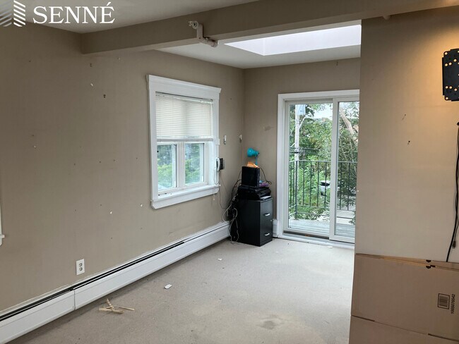 Building Photo - 71 Grovers Ave