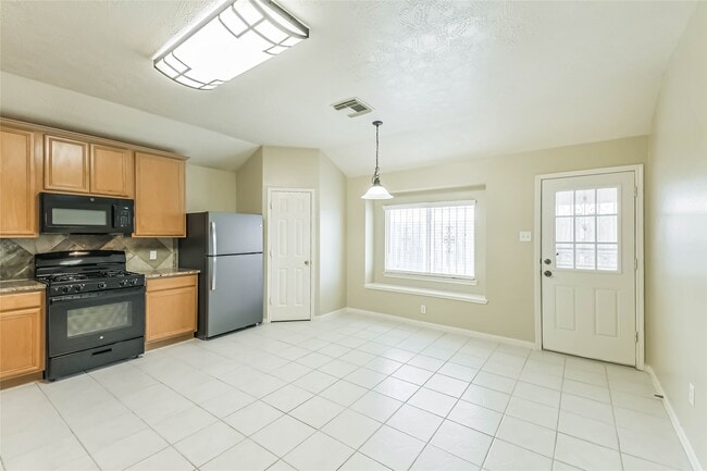 Building Photo - 8914 Heron Nest Dr