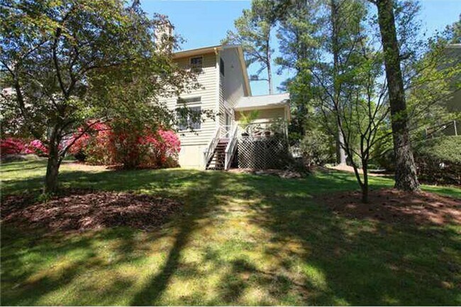 Building Photo - 104 Mallard Ct