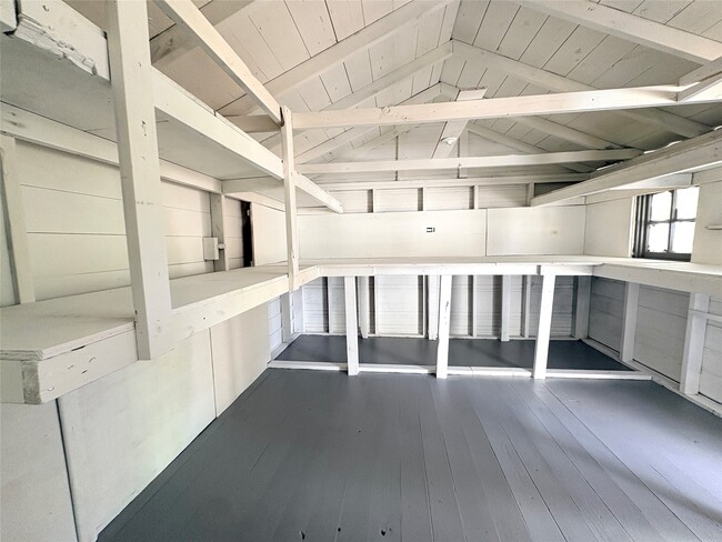 Building Photo - 3206 Avenue K