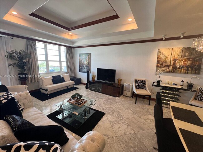 Building Photo - 100 Lincoln Rd