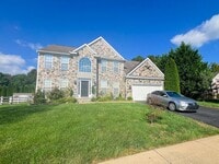 Building Photo - Located In Townsend Village
