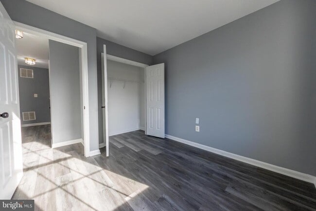 Building Photo - 7685 Duneiden Ln