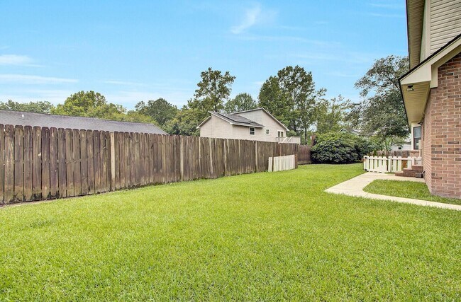 Building Photo - 8000 Eberly Ave