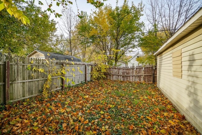 Building Photo - 409 E Melbourne Ave